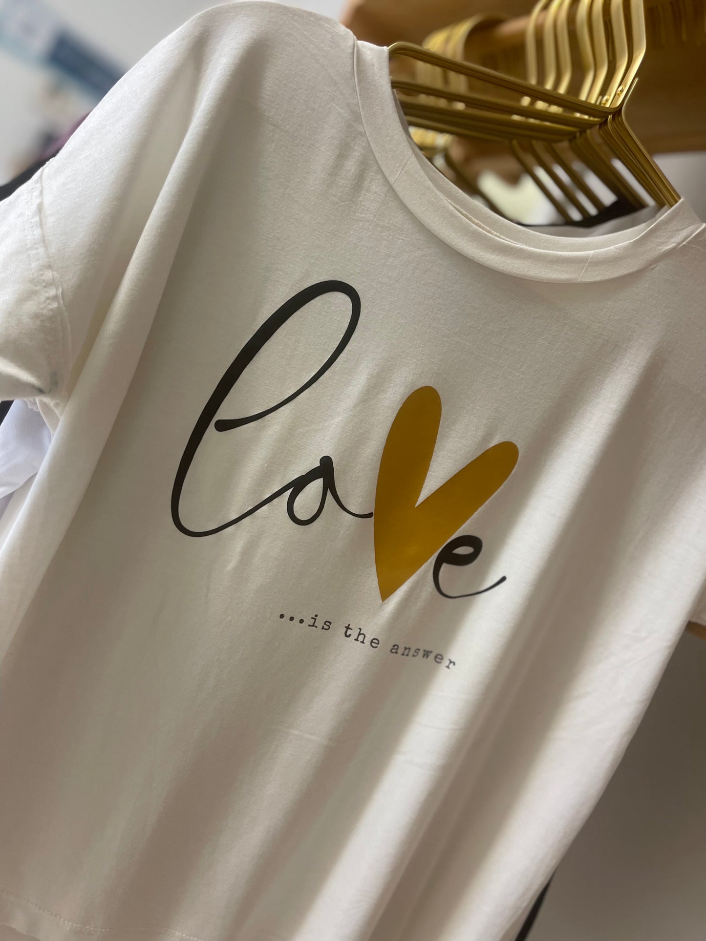 guapa love tees.